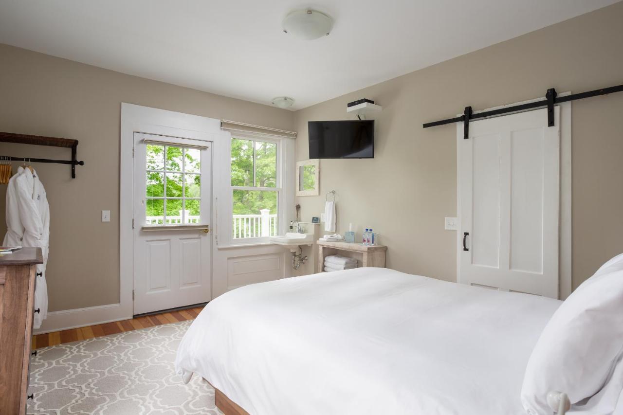 Lakehouse Inn 리 외부 사진